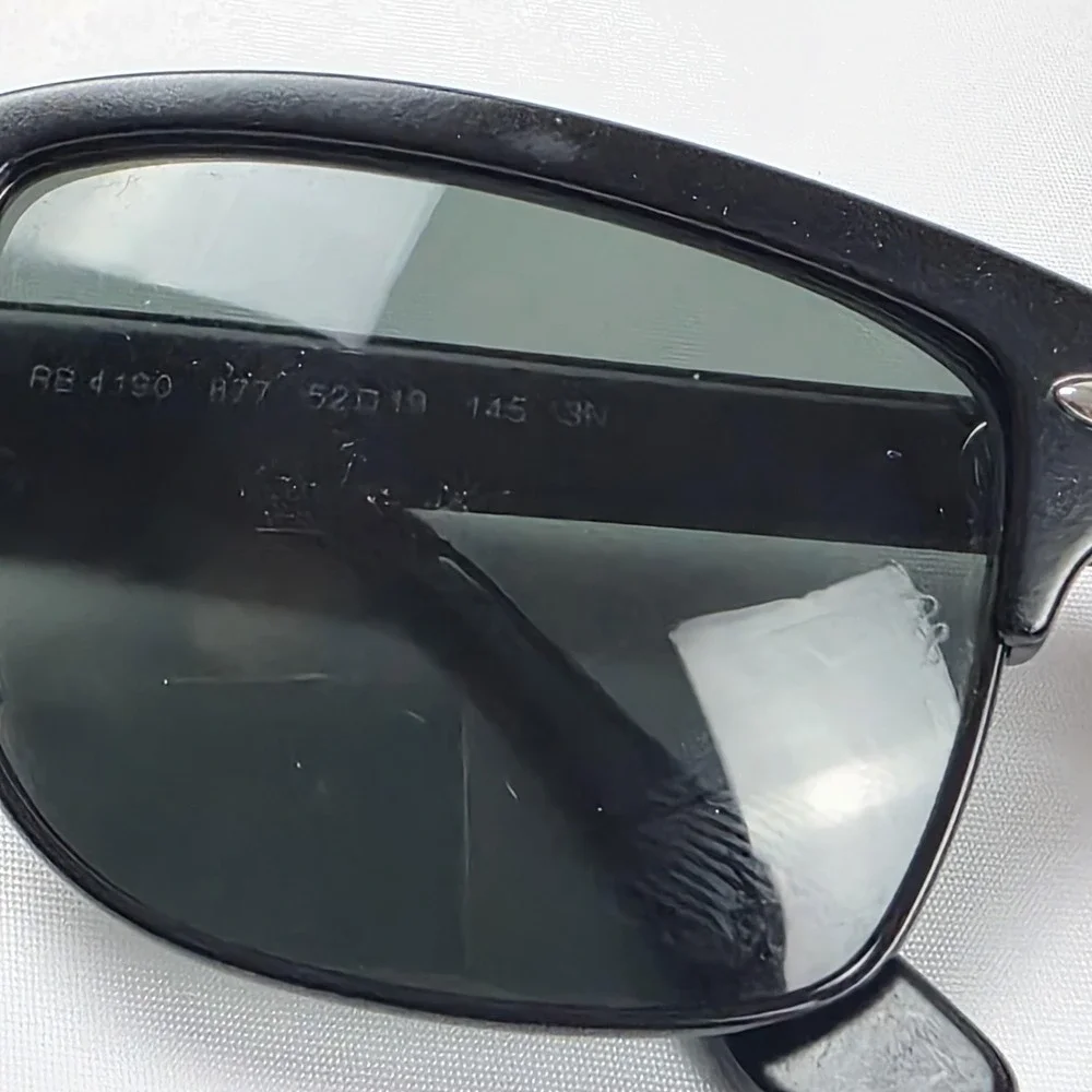 Ray-Ban RB 4190 Sunglasses Mens 52-19-145 Black Green Tinted Square Italy 877